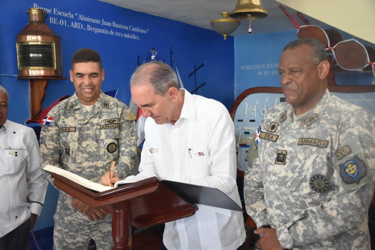 MESCYT y Armada de la Rep blica Dominicana firman convenios para