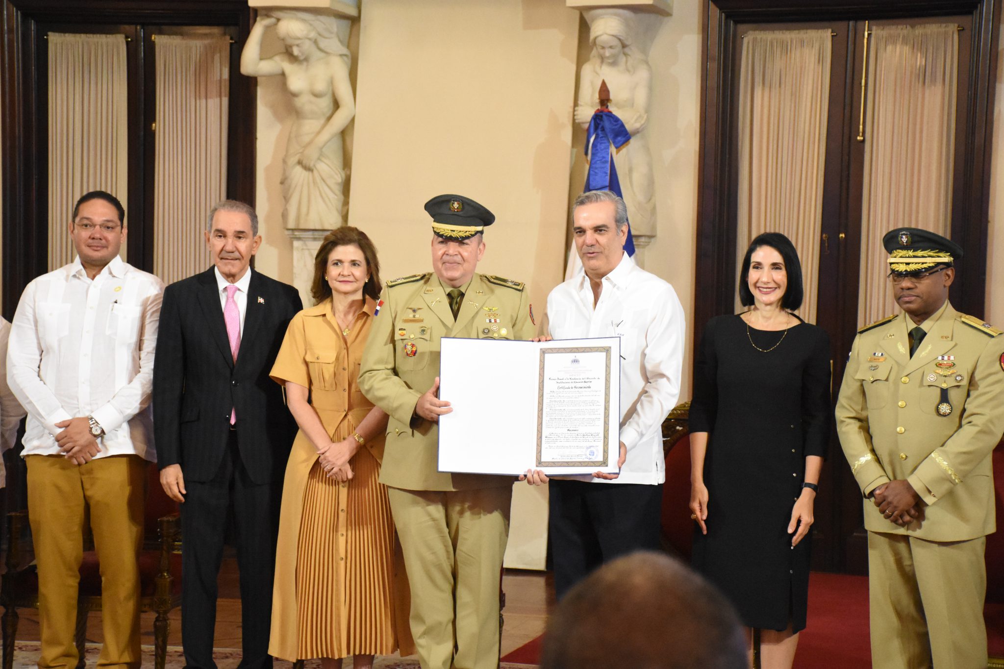 Gobierno entrega Premio a la Excelencia Docente en las Instituciones de ...