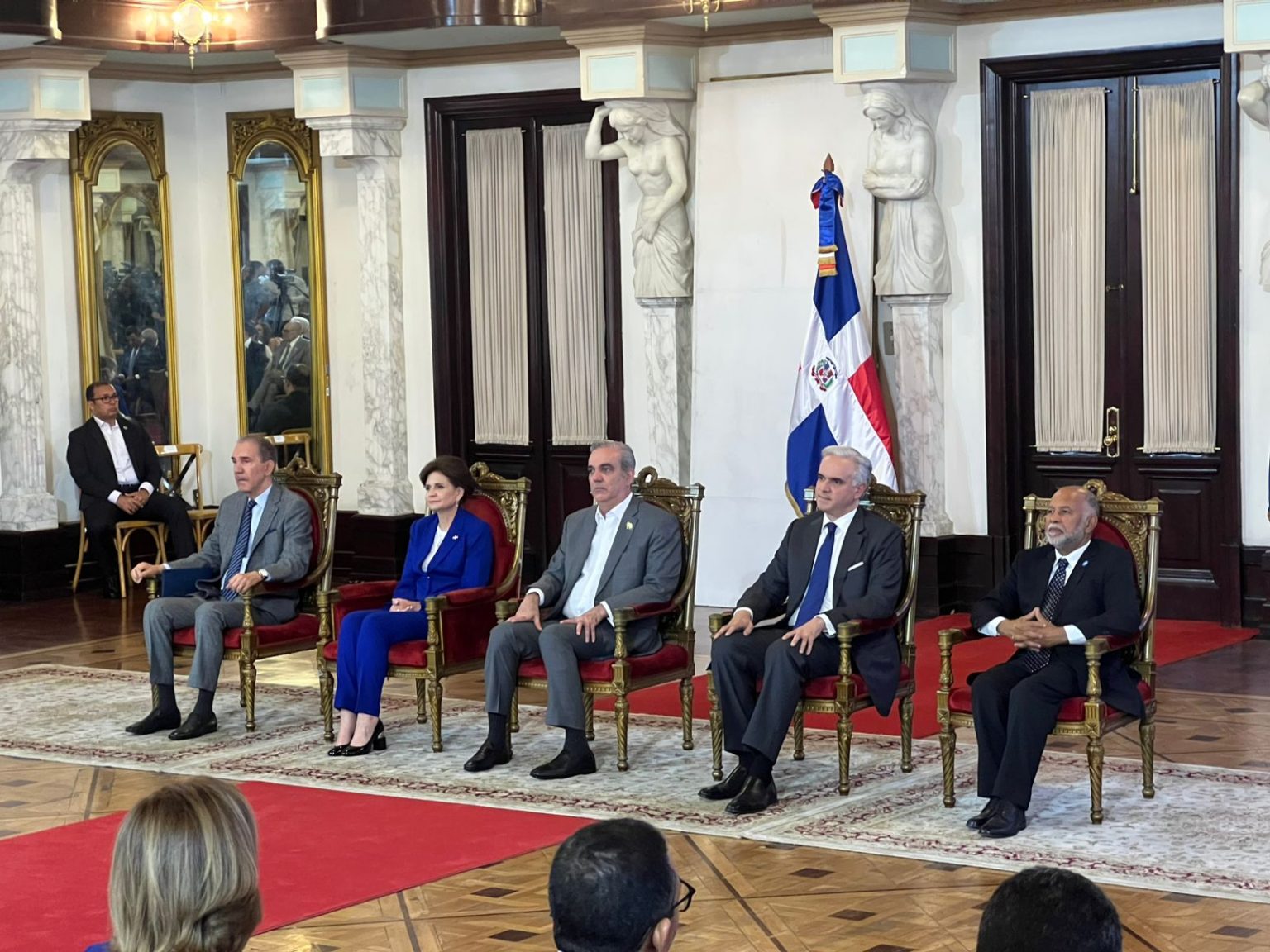 Gobierno entrega por cuarta vez “Premio a la Excelencia Docente en las ...